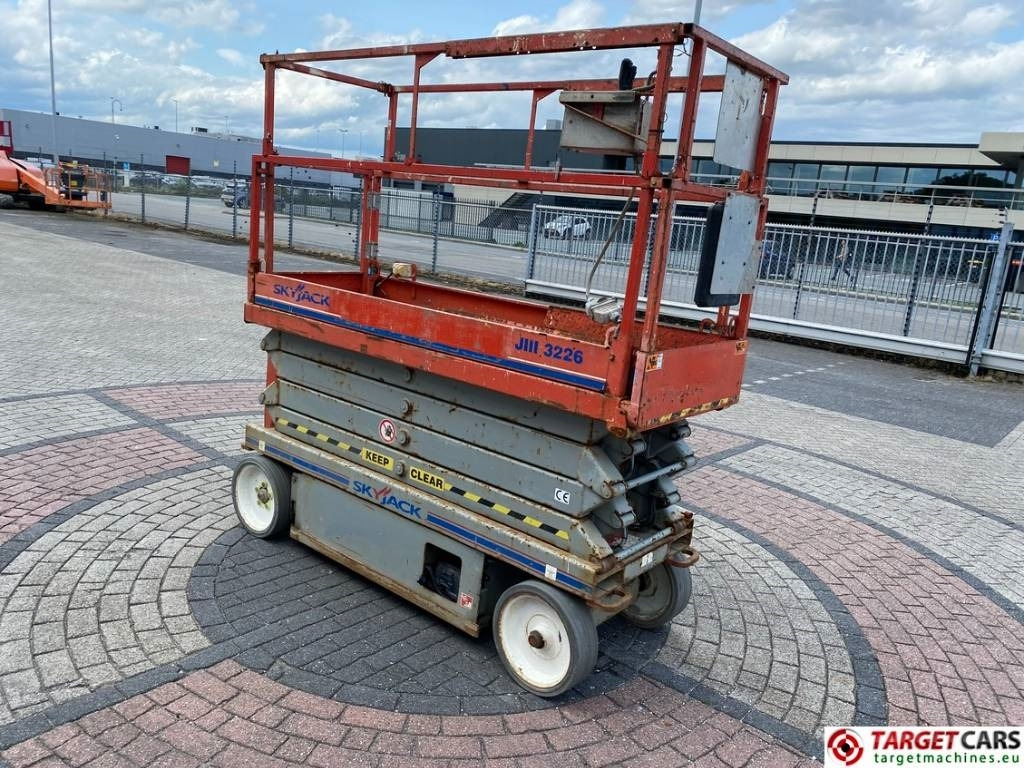 SkyJack SJIII-3226 Electric 3226 Scissor Work Lift 990cm - Scissor lifts: gambar 2 SkyJack SJIII-3226 Electric 3226 Scissor Work Lift 990cm - Scissor lifts: gambar 2