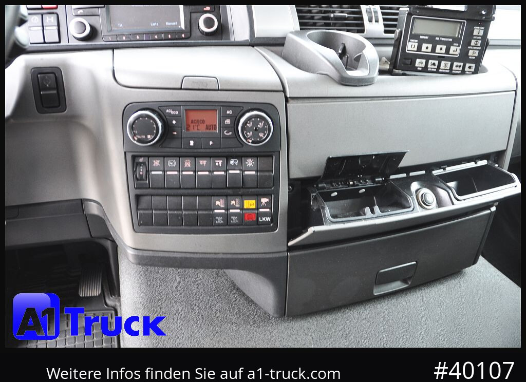 MAN TGS 26.360, Carrier 1150 Rolltor+ LBW, Lift - Truk berpendingin: gambar 4 MAN TGS 26.360, Carrier 1150 Rolltor+ LBW, Lift - Truk berpendingin: gambar 4