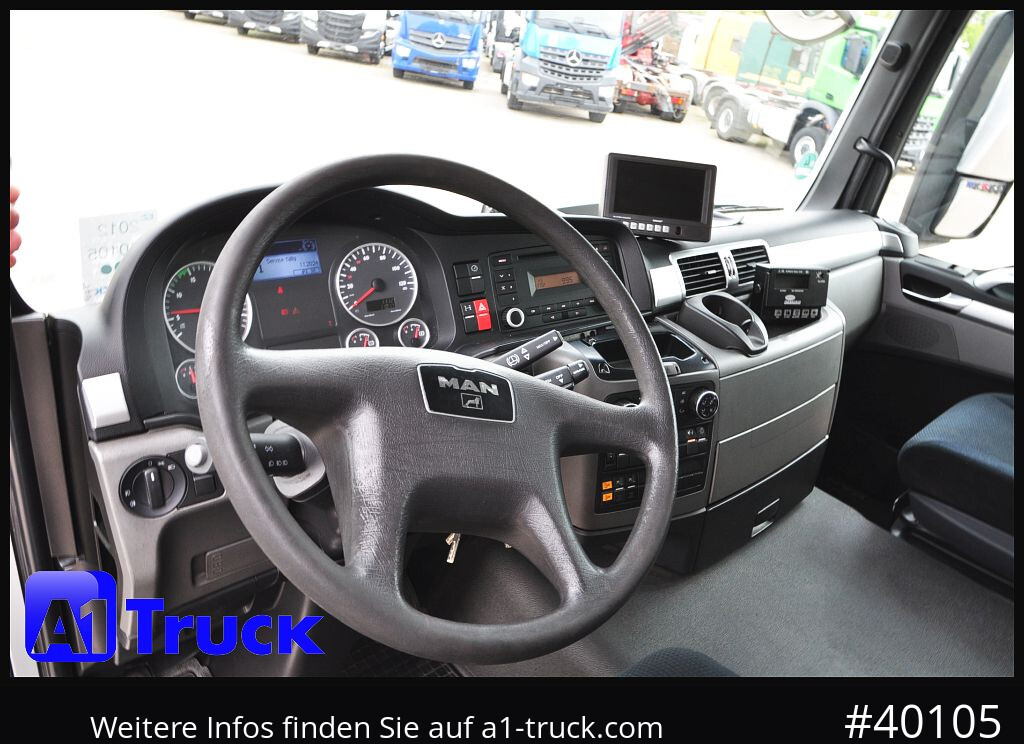 MAN TGS 26.360, Carrier 950 Rolltor LBW, Lift - Truk berpendingin: gambar 4 MAN TGS 26.360, Carrier 950 Rolltor LBW, Lift - Truk berpendingin: gambar 4