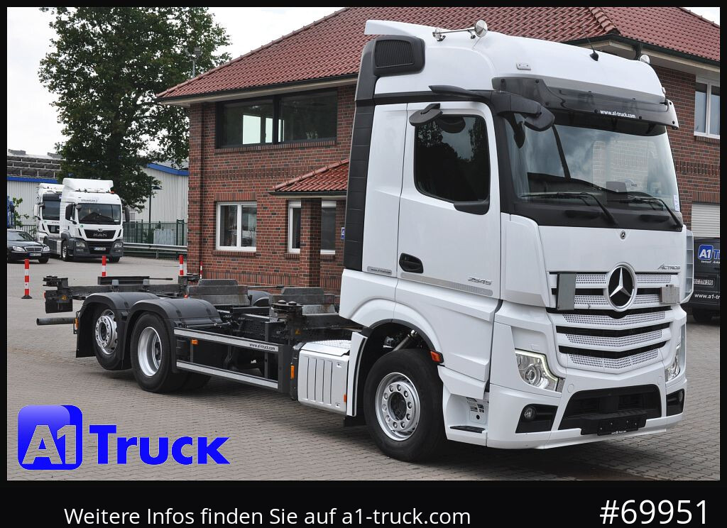 MERCEDES-BENZ 2545, Multi BDF, Wechsler, 7.45-7.82, MIDI, LIftachse - Pengangkut kontainer/ Container truck: gambar 1 MERCEDES-BENZ 2545, Multi BDF, Wechsler, 7.45-7.82, MIDI, LIftachse - Pengangkut kontainer/ Container truck: gambar 1
