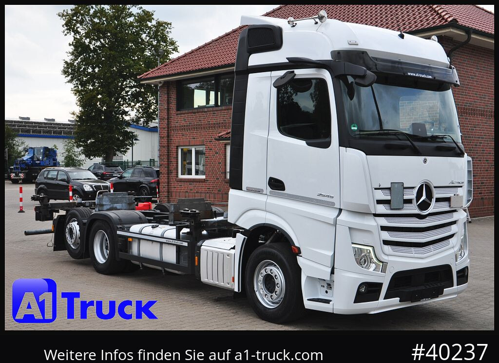 MERCEDES-BENZ 2545, Multi BDF, Wechsler, 7.45-7.82, MIDI, Liftachse - Pengangkut kontainer/ Container truck: gambar 1 MERCEDES-BENZ 2545, Multi BDF, Wechsler, 7.45-7.82, MIDI, Liftachse - Pengangkut kontainer/ Container truck: gambar 1