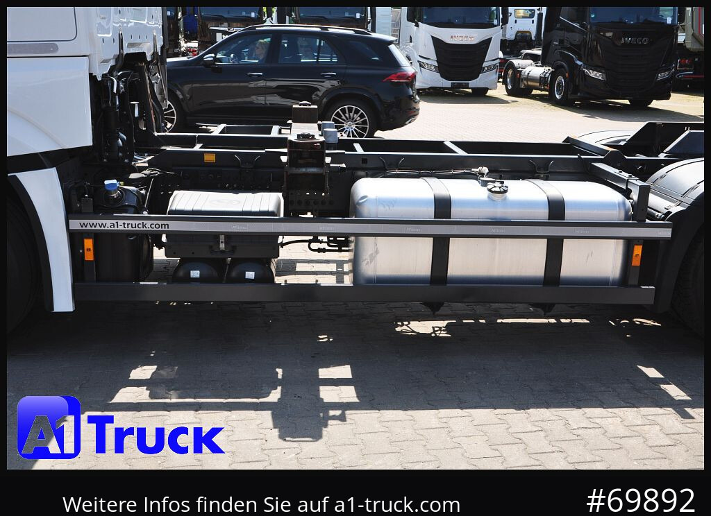 MERCEDES-BENZ 2548, Multi BDF, Wechsler, 7.45-7.82, MIDI, LIftachse - Pengangkut kontainer/ Container truck: gambar 2 MERCEDES-BENZ 2548, Multi BDF, Wechsler, 7.45-7.82, MIDI, LIftachse - Pengangkut kontainer/ Container truck: gambar 2
