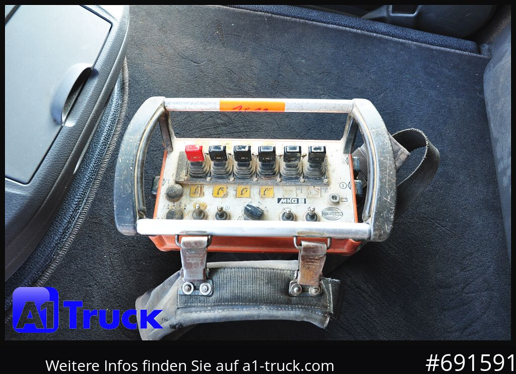 MERCEDES-BENZ Actros 1844 MP3, Kran MKG 291 HP 5+3 Funk, - Truk flatbed, Truk derek: gambar 2 MERCEDES-BENZ Actros 1844 MP3, Kran MKG 291 HP 5+3 Funk, - Truk flatbed, Truk derek: gambar 2