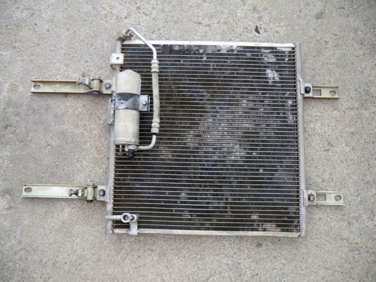14557933 VOLVO EC210C L 120791 - Kondensor untuk Ekskavator: gambar 1 14557933 VOLVO EC210C L 120791 - Kondensor untuk Ekskavator: gambar 1
