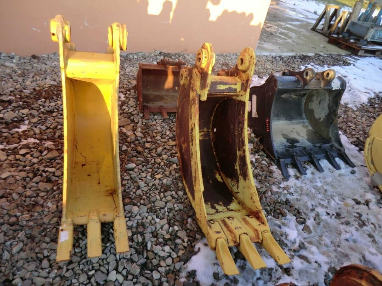 Caterpillar 307 Benna HD con denti, marca ROMEA, peso 200 kg, anno di costruzione 2004. Larghezza mm 300. - Ember ekskavator: gambar 2 Caterpillar 307 Benna HD con denti, marca ROMEA, peso 200 kg, anno di costruzione 2004. Larghezza mm 300. - Ember ekskavator: gambar 2