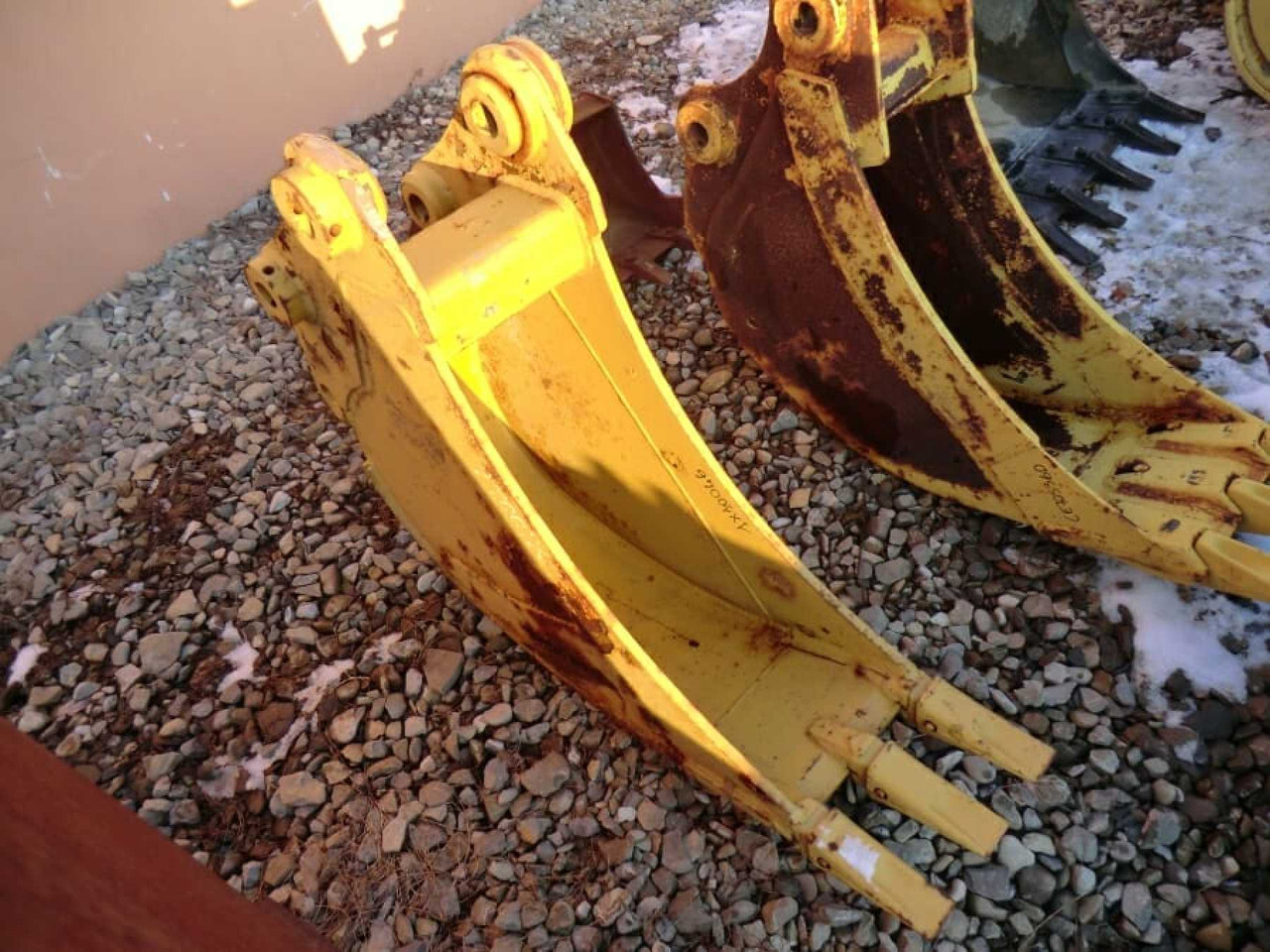 Caterpillar 307 Benna HD con denti, marca ROMEA, peso 200 kg, anno di costruzione 2004. Larghezza mm 300. - Ember ekskavator: gambar 1 Caterpillar 307 Benna HD con denti, marca ROMEA, peso 200 kg, anno di costruzione 2004. Larghezza mm 300. - Ember ekskavator: gambar 1