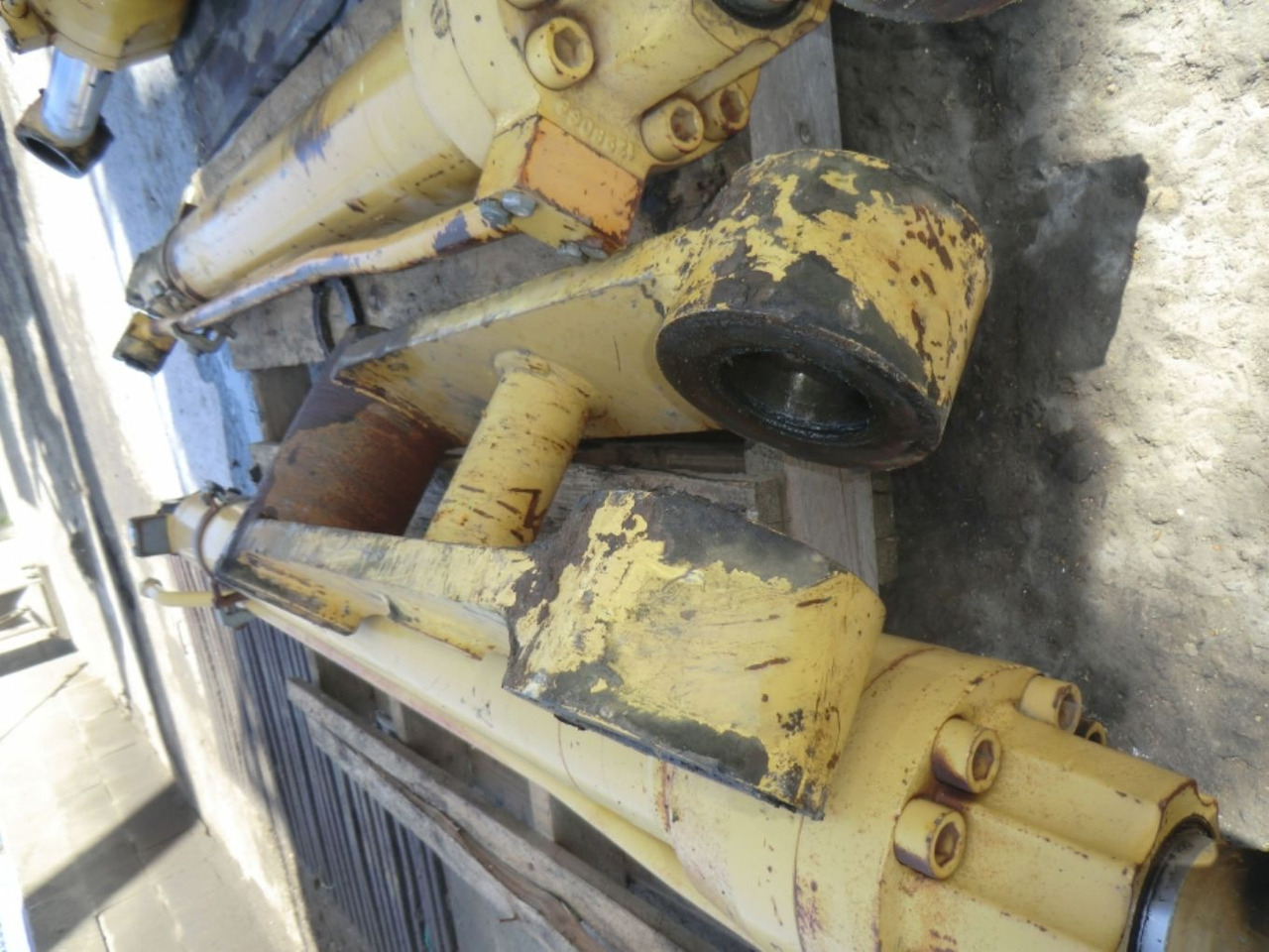 Caterpillar 317B LN BIELLA - Tubuh dan eksterior untuk Peralatan konstruksi: gambar 2 Caterpillar 317B LN BIELLA - Tubuh dan eksterior untuk Peralatan konstruksi: gambar 2