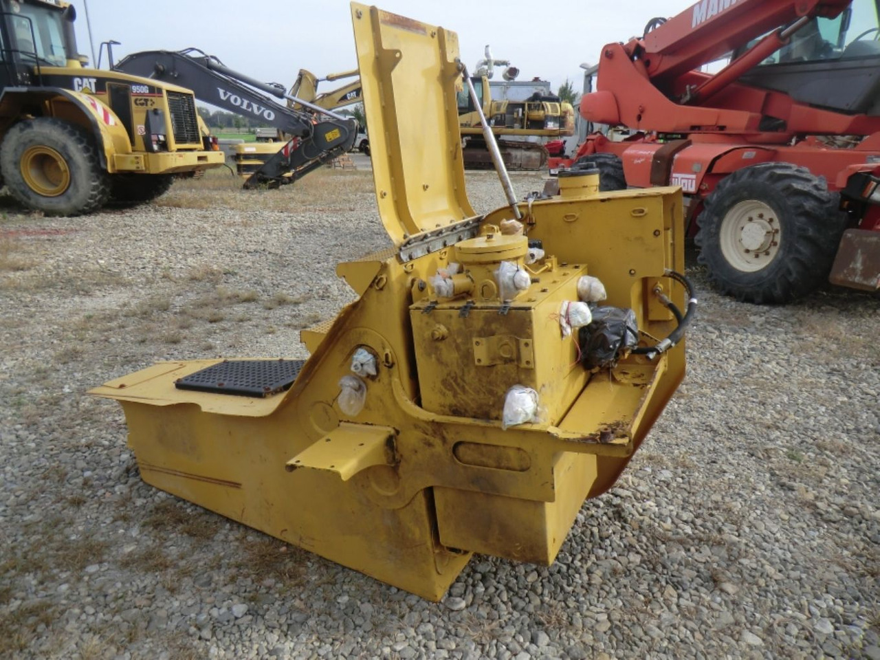 Caterpillar 735 Serbatoio gasolio - Tangki bahan bakar untuk Peralatan konstruksi: gambar 4 Caterpillar 735 Serbatoio gasolio - Tangki bahan bakar untuk Peralatan konstruksi: gambar 4