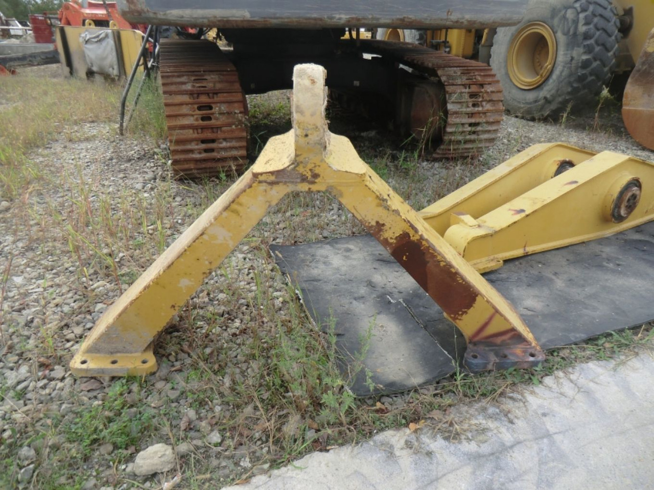 Caterpillar 735 Supporto telaio assale posteriore - Poros dan bagian untuk Peralatan konstruksi: gambar 1 Caterpillar 735 Supporto telaio assale posteriore - Poros dan bagian untuk Peralatan konstruksi: gambar 1