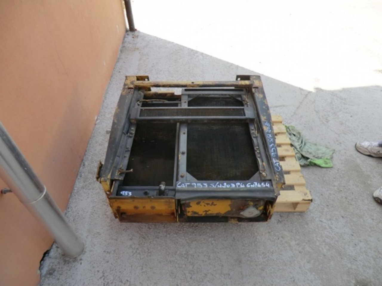 Caterpillar 953 RADIATORE ACQUA - Radiator untuk Peralatan konstruksi: gambar 1 Caterpillar 953 RADIATORE ACQUA - Radiator untuk Peralatan konstruksi: gambar 1