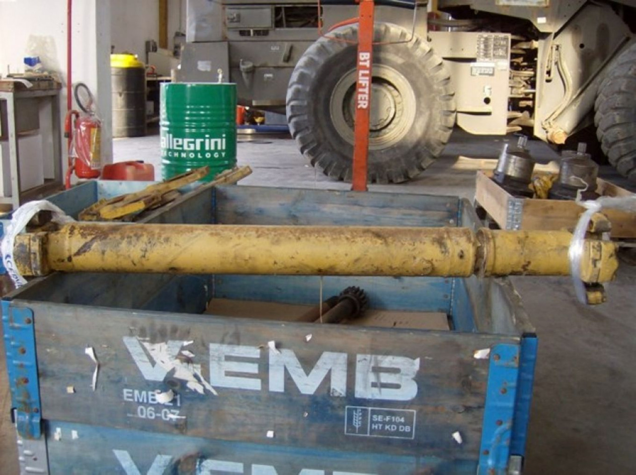 Caterpillar D300D ALBERO DI TRASMISSIONE - Poros penggerak untuk Peralatan konstruksi: gambar 1 Caterpillar D300D ALBERO DI TRASMISSIONE - Poros penggerak untuk Peralatan konstruksi: gambar 1