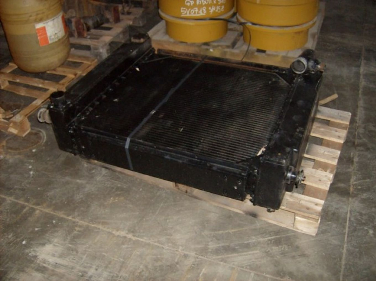 Caterpillar D300D GRUPPO RADIATORE - Radiator untuk Peralatan konstruksi: gambar 2 Caterpillar D300D GRUPPO RADIATORE - Radiator untuk Peralatan konstruksi: gambar 2