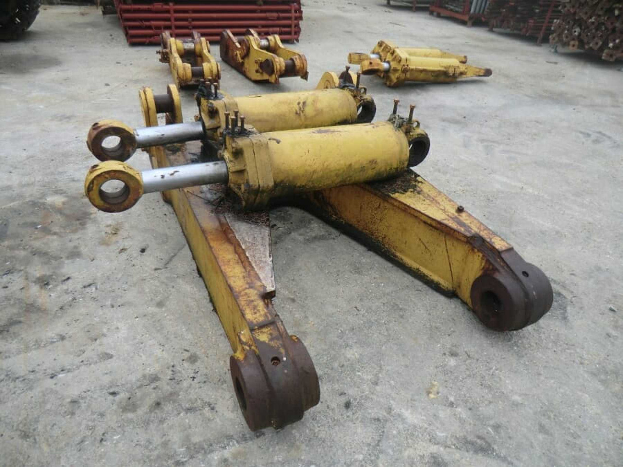 Caterpillar D9G D9H ripper parallelogramma a 3 posizioni, 4 cilindri, con 3 denti (uno mancante), compreso di supporto. - Ripper untuk Peralatan konstruksi: gambar 5 Caterpillar D9G D9H ripper parallelogramma a 3 posizioni, 4 cilindri, con 3 denti (uno mancante), compreso di supporto. - Ripper untuk Peralatan konstruksi: gambar 5