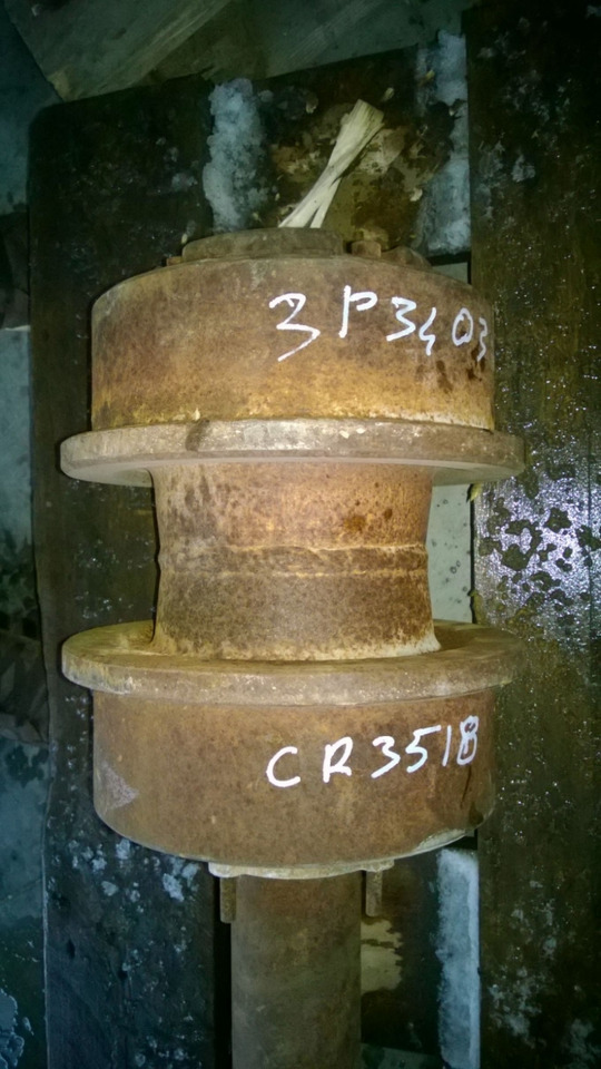 Caterpillar D9G D9H rullo superiore. - Rol trek untuk Peralatan konstruksi: gambar 3 Caterpillar D9G D9H rullo superiore. - Rol trek untuk Peralatan konstruksi: gambar 3