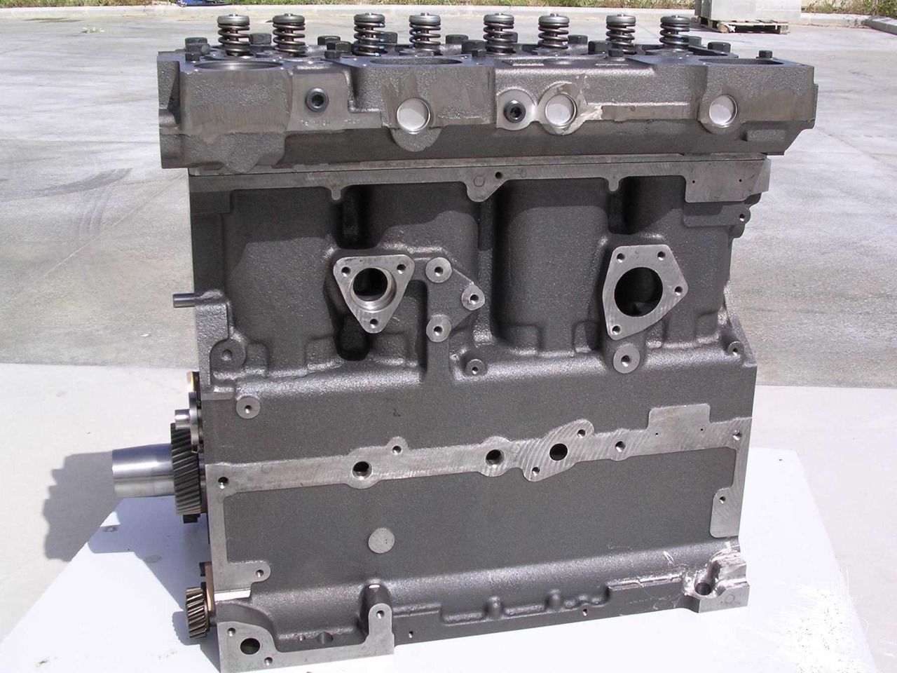 Caterpillar LONG BLOCK 3304 DI - Mesin untuk Peralatan konstruksi: gambar 1 Caterpillar LONG BLOCK 3304 DI - Mesin untuk Peralatan konstruksi: gambar 1