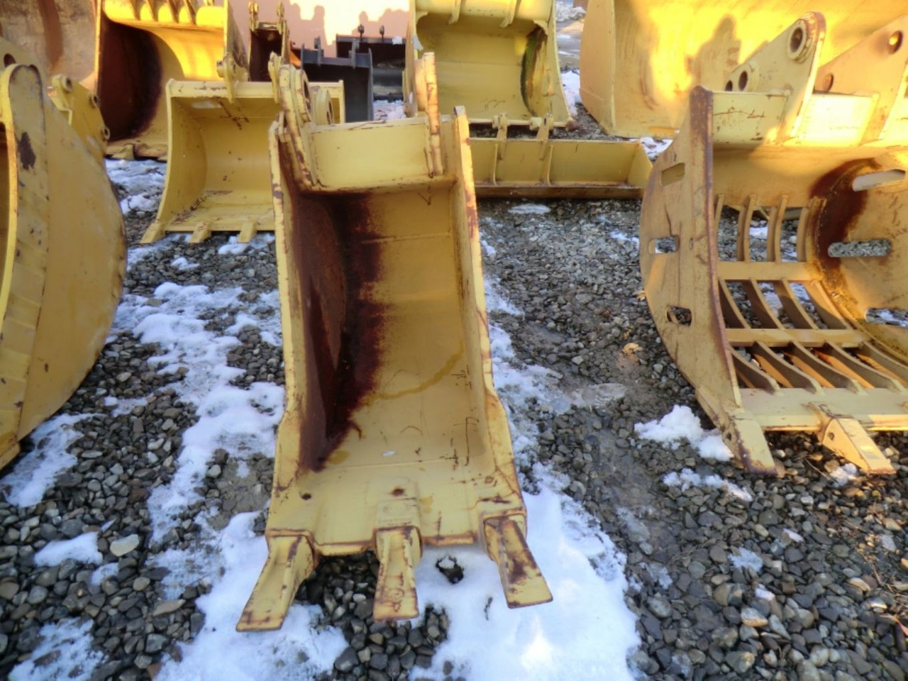 Mantovani Benne L 221 GP Benna con denti, larghezza mm 600. - Ember ekskavator: gambar 5 Mantovani Benne L 221 GP Benna con denti, larghezza mm 600. - Ember ekskavator: gambar 5