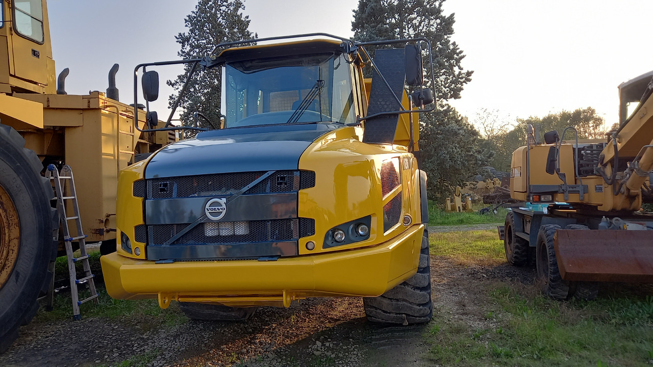 VOLVO A30F - Tempat sampah artikulasi: gambar 2 VOLVO A30F - Tempat sampah artikulasi: gambar 2