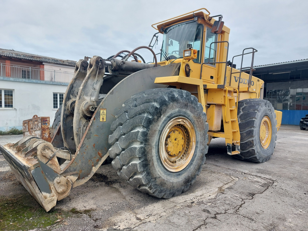VOLVO L330E HDBH - Wheel loader: gambar 2 VOLVO L330E HDBH - Wheel loader: gambar 2