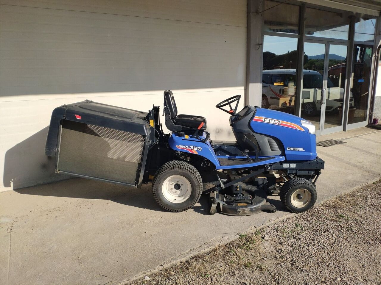 Iseki SXG323H - Mesin pemotong rumput: gambar 1 Iseki SXG323H - Mesin pemotong rumput: gambar 1