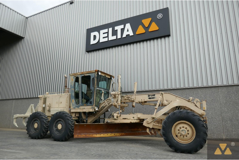 Caterpillar 130G Ex-army - Grader: gambar 3 Caterpillar 130G Ex-army - Grader: gambar 3