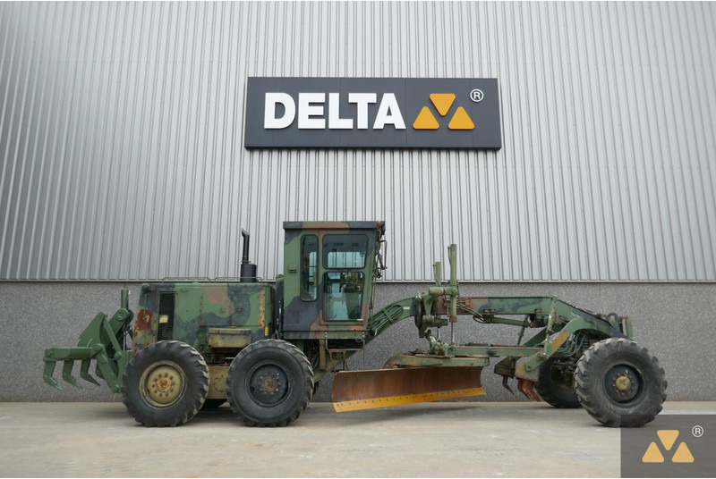 Caterpillar 130G Ex-army - Grader: gambar 2 Caterpillar 130G Ex-army - Grader: gambar 2