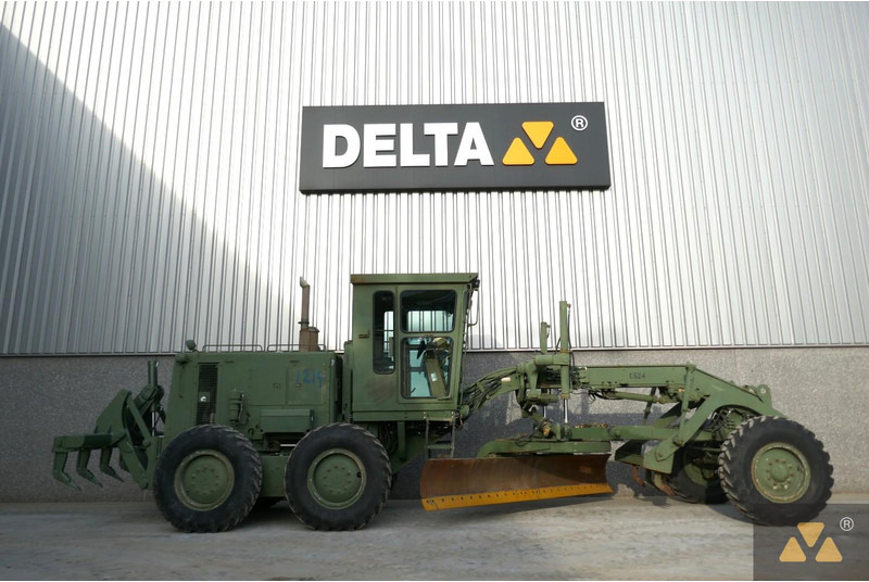 Caterpillar 130G Ex-army - Grader: gambar 2 Caterpillar 130G Ex-army - Grader: gambar 2
