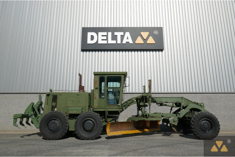 Caterpillar 130G Ex-army - Grader: gambar 2 Caterpillar 130G Ex-army - Grader: gambar 2