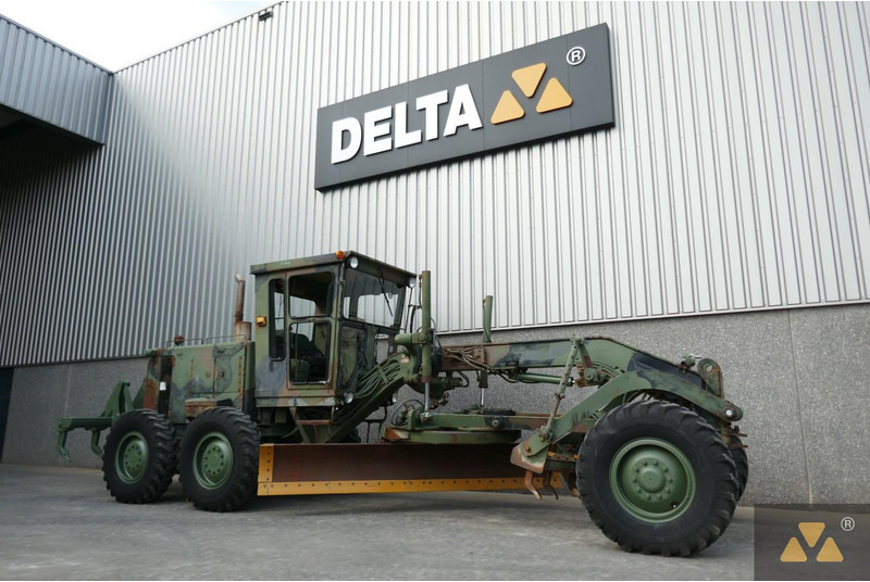Caterpillar 130G Ex-army - Grader: gambar 3 Caterpillar 130G Ex-army - Grader: gambar 3