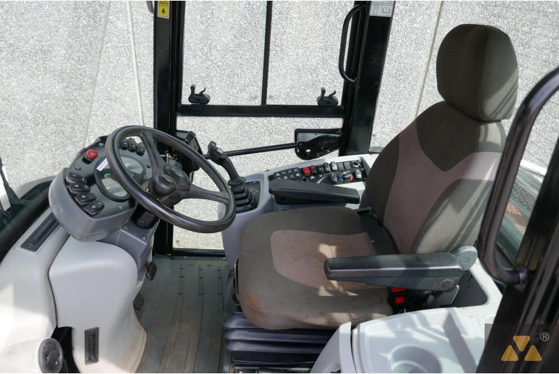 Wheel loader Caterpillar 906M: gambar 7 Wheel loader Caterpillar 906M: gambar 7