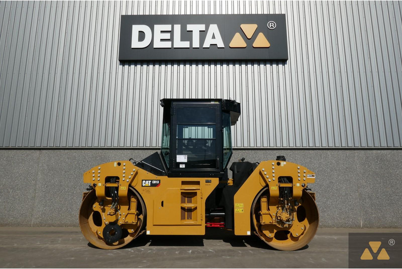Caterpillar CB13 - Roller: gambar 1 Caterpillar CB13 - Roller: gambar 1