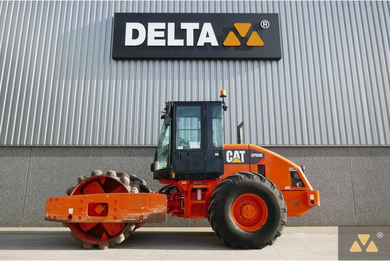 Caterpillar CP533E - Roller: gambar 1 Caterpillar CP533E - Roller: gambar 1