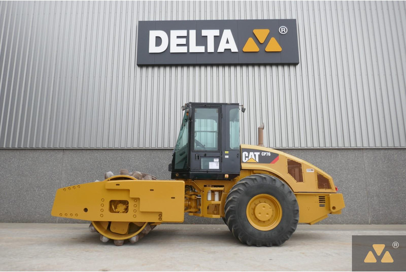 Caterpillar CP76 - Roller: gambar 1 Caterpillar CP76 - Roller: gambar 1