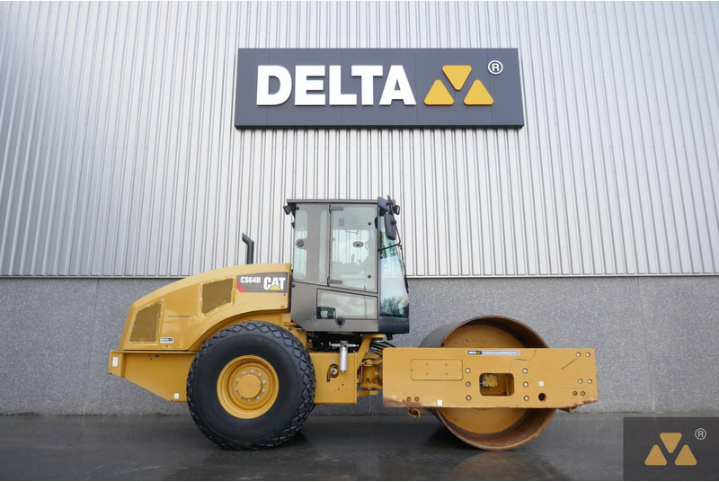 Caterpillar CS64B - Roller: gambar 2 Caterpillar CS64B - Roller: gambar 2