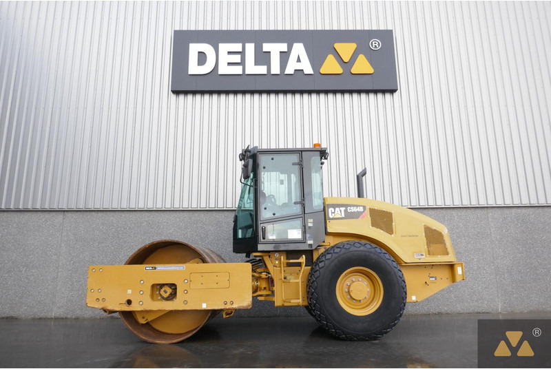 Caterpillar CS64B - Roller: gambar 1 Caterpillar CS64B - Roller: gambar 1