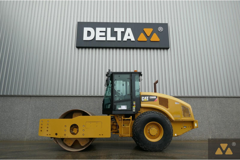 Caterpillar CS68B - Roller: gambar 1 Caterpillar CS68B - Roller: gambar 1