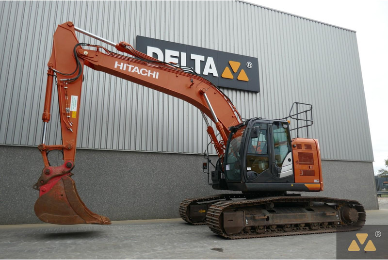 Hitachi ZX225USLC-6 - Ekskavator perayap: gambar 3 Hitachi ZX225USLC-6 - Ekskavator perayap: gambar 3