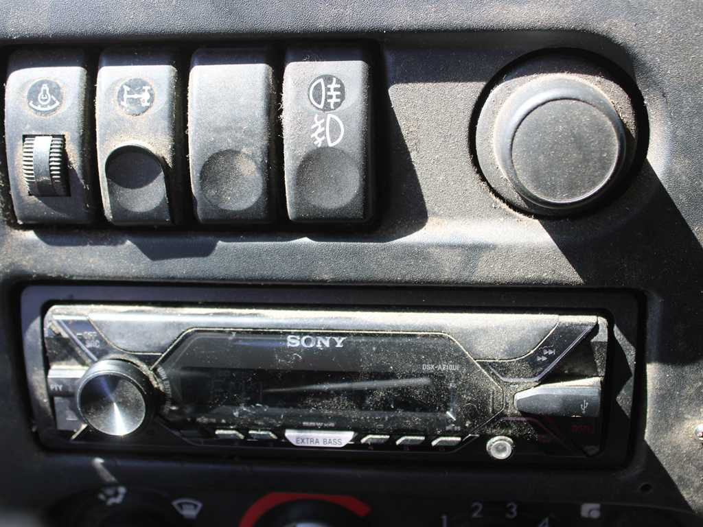 Truk dengan terpal samping DAF FA LF 45, EURO 5, TYRES 80% + AGADOS TRAILER: gambar 13 Truk dengan terpal samping DAF FA LF 45, EURO 5, TYRES 80% + AGADOS TRAILER: gambar 13