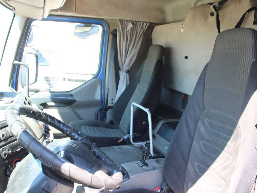 Truk dengan terpal samping DAF FA LF 45, EURO 5, TYRES 80% + AGADOS TRAILER: gambar 9 Truk dengan terpal samping DAF FA LF 45, EURO 5, TYRES 80% + AGADOS TRAILER: gambar 9