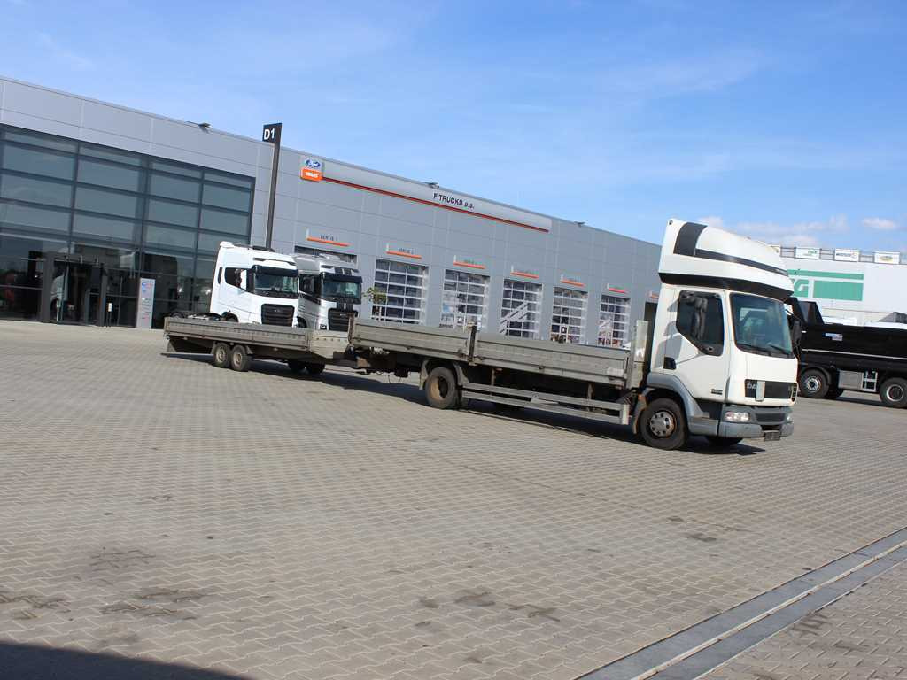 Truk flatbed DAF LF 45.180, SLEEPING BODY, EURO 3, TIRES 80%: gambar 7 Truk flatbed DAF LF 45.180, SLEEPING BODY, EURO 3, TIRES 80%: gambar 7