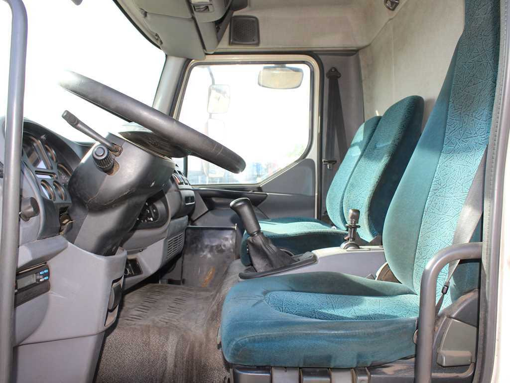 Truk flatbed DAF LF 45.180, SLEEPING BODY, EURO 3, TIRES 80%: gambar 13 Truk flatbed DAF LF 45.180, SLEEPING BODY, EURO 3, TIRES 80%: gambar 13