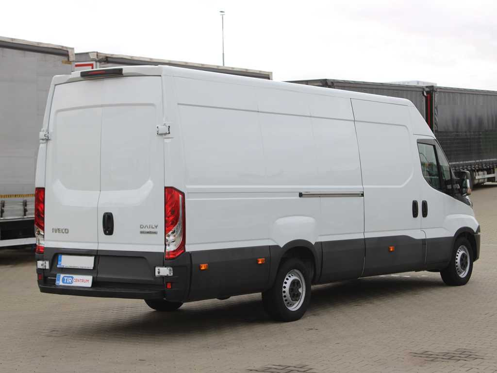 Iveco Daily 35S16 - Van panel: gambar 4 Iveco Daily 35S16 - Van panel: gambar 4