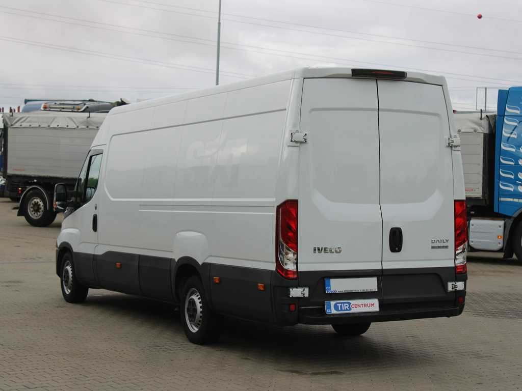 Iveco Daily 35S16 - Van panel: gambar 5 Iveco Daily 35S16 - Van panel: gambar 5