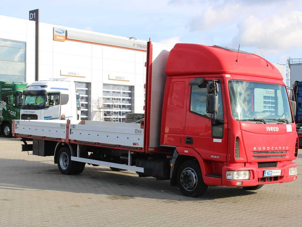 Iveco EUROCARGO ML 90E17, EURO 3, PNEU 80% - Truk dengan terpal samping: gambar 2 Iveco EUROCARGO ML 90E17, EURO 3, PNEU 80% - Truk dengan terpal samping: gambar 2
