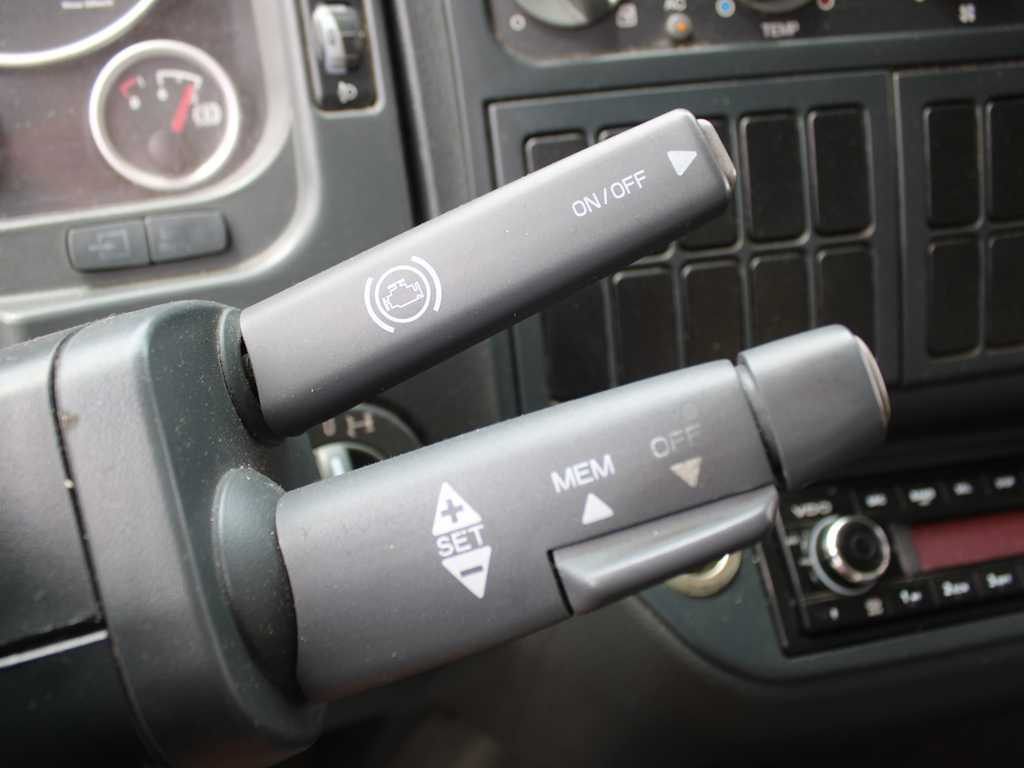 Truk berpendingin MAN TGL 12.210, EURO 4, HYDRAULIC FRONT, CARRIER SUPRA 850 Mt, 2X EVAPORATOR: gambar 17 Truk berpendingin MAN TGL 12.210, EURO 4, HYDRAULIC FRONT, CARRIER SUPRA 850 Mt, 2X EVAPORATOR: gambar 17