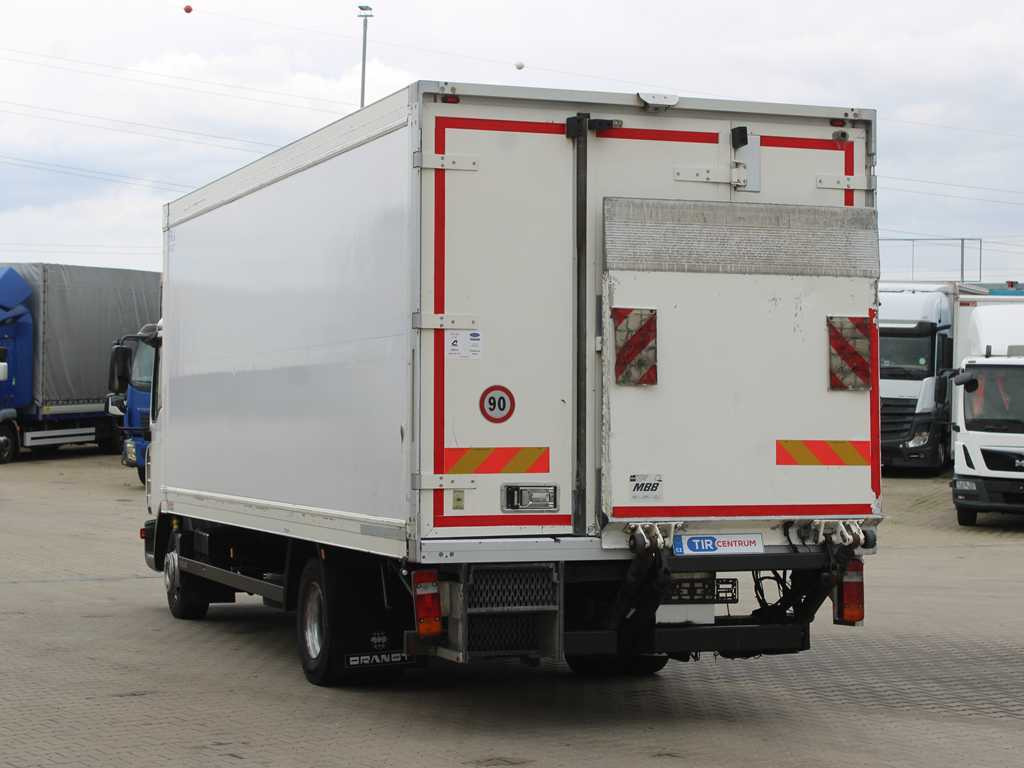 MAN TGL 12.210, EURO 4, HYDRAULIC FRONT, CARRIER SUPRA 850 Mt, 2X EVAPORATOR - Truk berpendingin: gambar 5 MAN TGL 12.210, EURO 4, HYDRAULIC FRONT, CARRIER SUPRA 850 Mt, 2X EVAPORATOR - Truk berpendingin: gambar 5