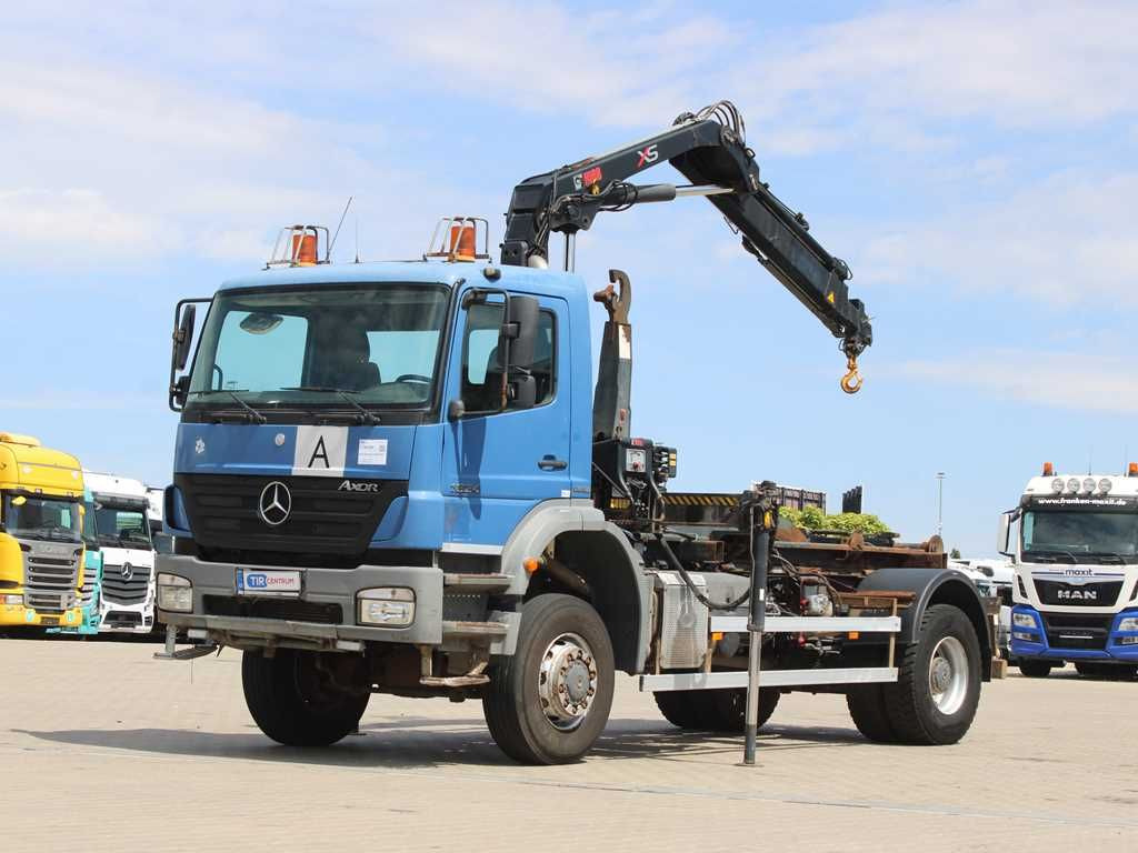 Mercedes-Benz AXOR 1824, CRANE HIAB 099B-3 DUO, 4x4 - Hook lift, Truk derek: gambar 1 Mercedes-Benz AXOR 1824, CRANE HIAB 099B-3 DUO, 4x4 - Hook lift, Truk derek: gambar 1