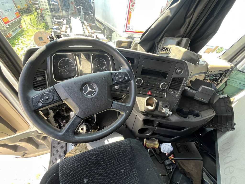 Mercedes-Benz Actros 2542, 6X2 + PANAV TVK18M - Truk dengan terpal samping: gambar 3 Mercedes-Benz Actros 2542, 6X2 + PANAV TVK18M - Truk dengan terpal samping: gambar 3