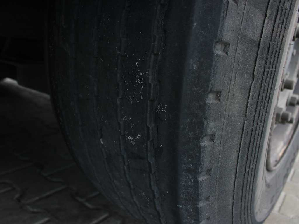 Semi-trailer dengan terpal samping Schwarzmüller SPA 3/E, SAF AXLES, MULTILOCK, MULDA: gambar 14 Semi-trailer dengan terpal samping Schwarzmüller SPA 3/E, SAF AXLES, MULTILOCK, MULDA: gambar 14