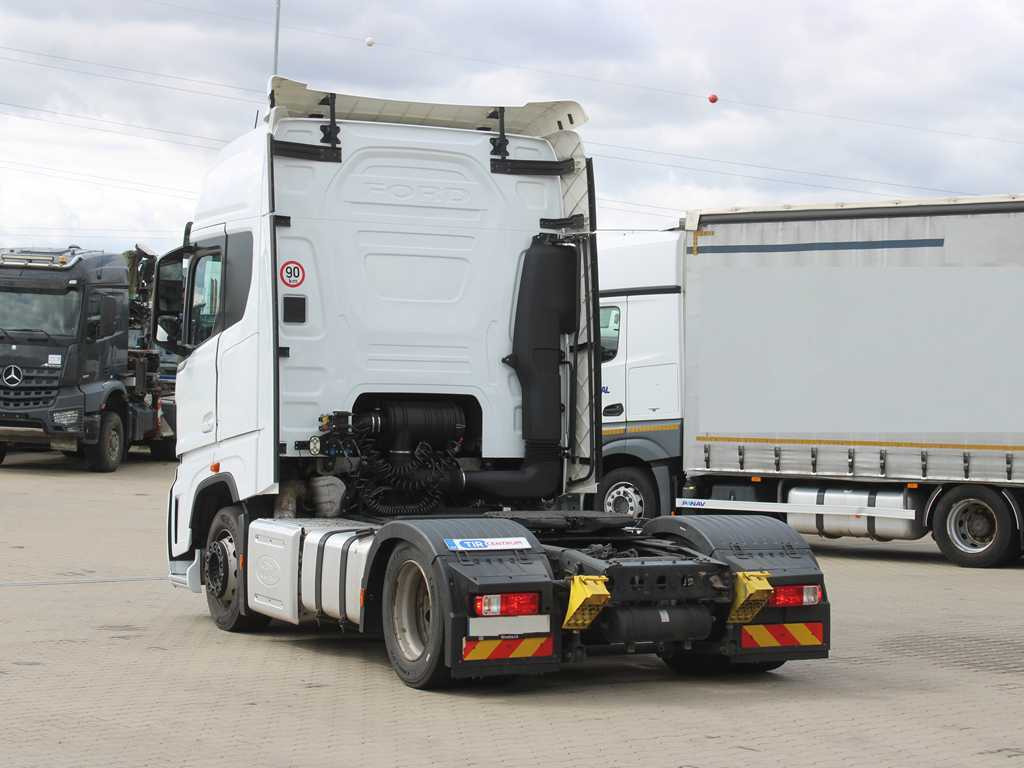 Ford F-MAX LL 12S, EURO 6, LOWDECK, NAVIGATION, INDEPENDENT AIR CONDITIONING - Tractor head: gambar 5 Ford F-MAX LL 12S, EURO 6, LOWDECK, NAVIGATION, INDEPENDENT AIR CONDITIONING - Tractor head: gambar 5