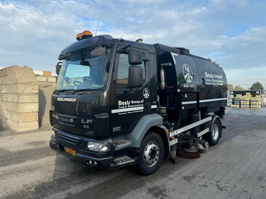 DAF FA LF55 - Penyapu jalan: gambar 2 DAF FA LF55 - Penyapu jalan: gambar 2